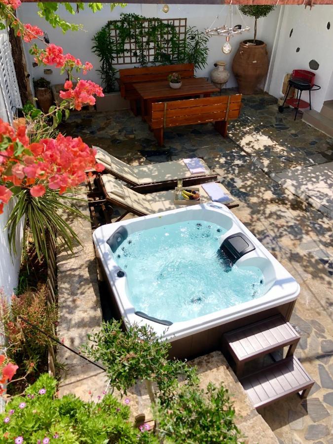 Avli Traditional Home With Private Jacuzzi Hersonissos  Exterior photo